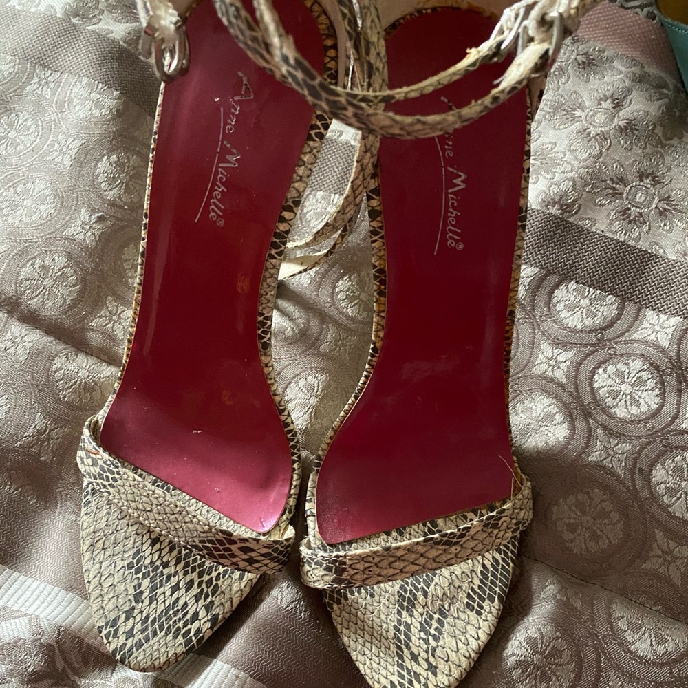 Size 8 heels snake print